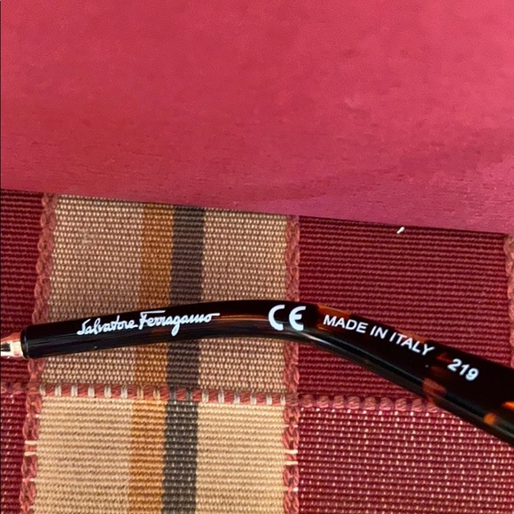 NWT Salvatore Ferragamo women’s sunglasses main image 8